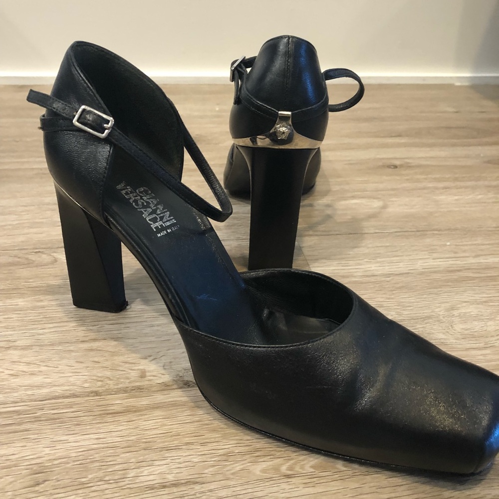 GIANNI VERSACE || GORGEOUS Vintage Mary Janes - Picture 6 of 9